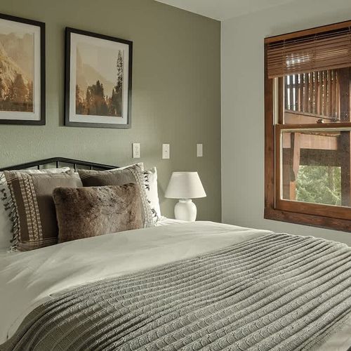 Bedroom 3 with queen bed