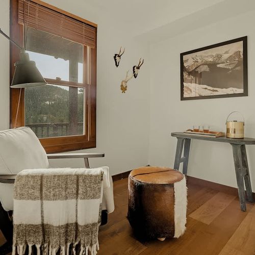 Bedroom 3 seating area