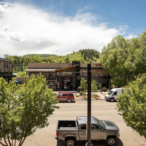 Head to Yampa St. for nightlife