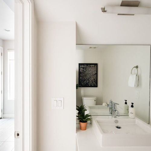 Half bathroom on entry level