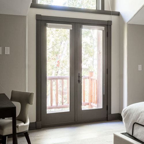 Extra seating in bedroom 1