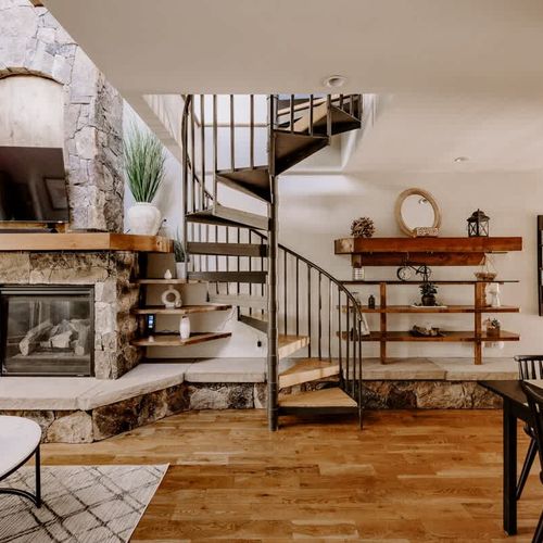 Spiral staircase leading to 2nd level