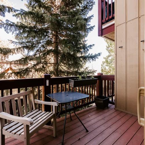 Balcony with seating