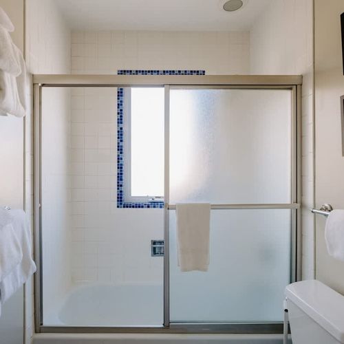 Bathroom 2 with shower/tub combo