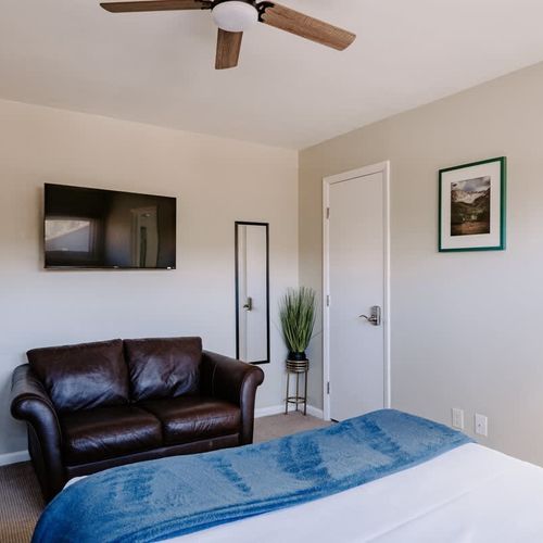 Bedroom 3 has a Smart TV