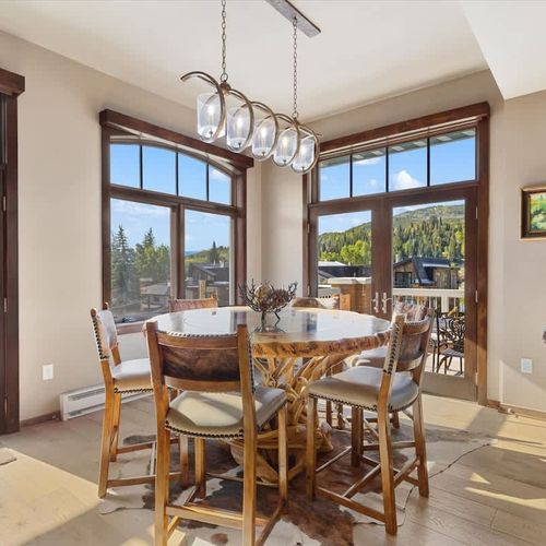 Dining table seats 6