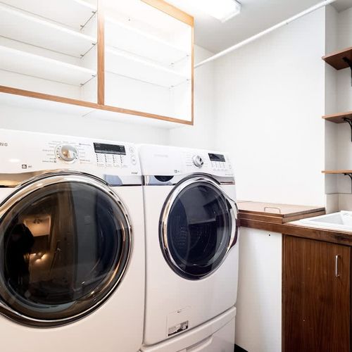 Laundry room on entry level