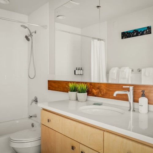 Full bathroom on the entry level