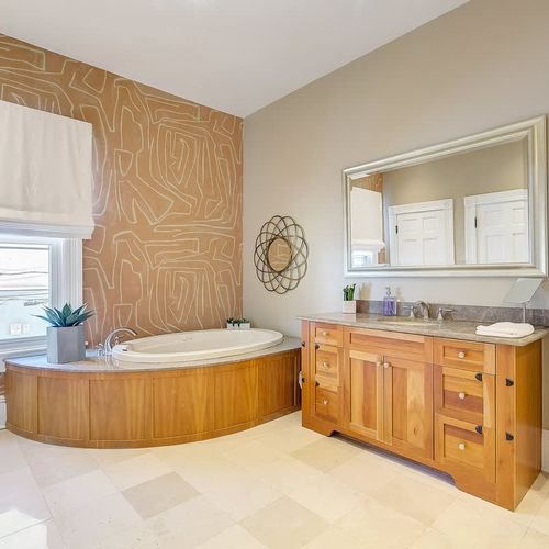 Master Ensuite Bathroom with Soaking Tub