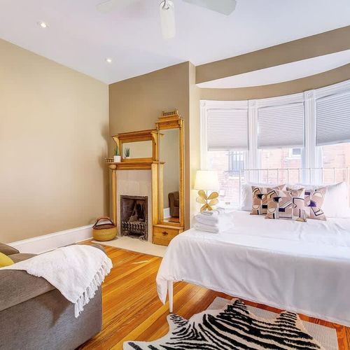 2nd Bedroom with Queen Bed