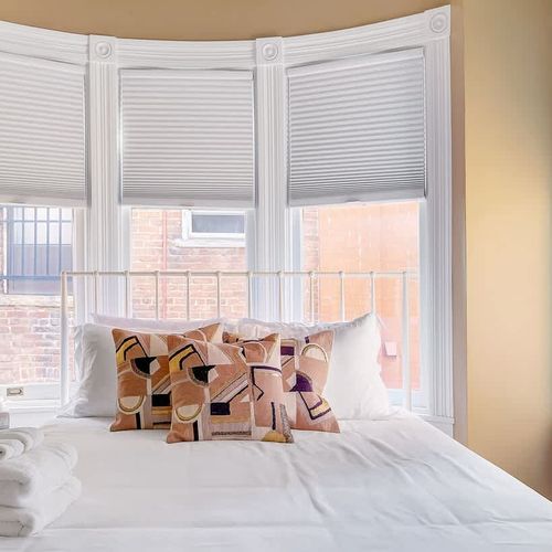 Queen Bed in 2nd Bedroom