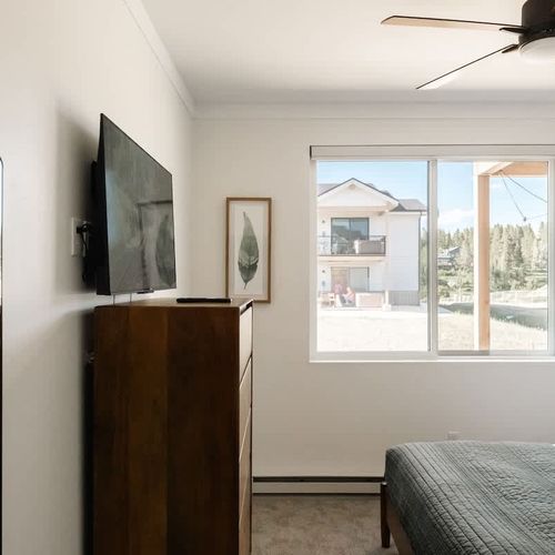 Bedroom 2 with flatscreen TV