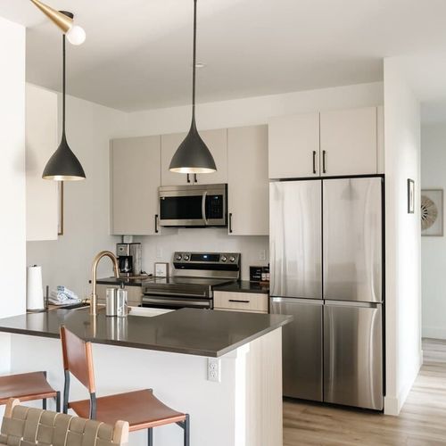 Kitchen with counter seating