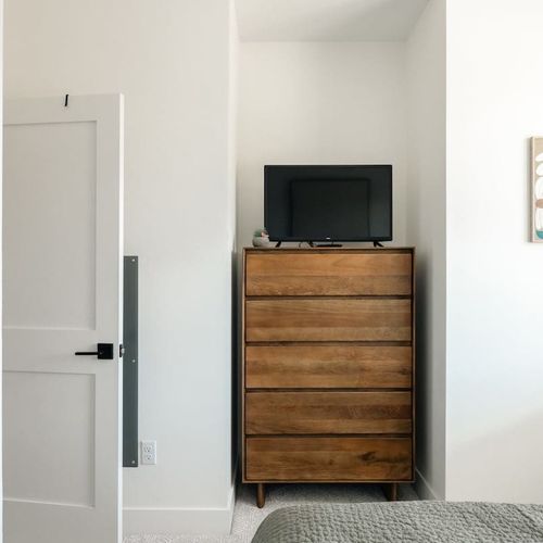 Bedroom 2 with flatscreen TV