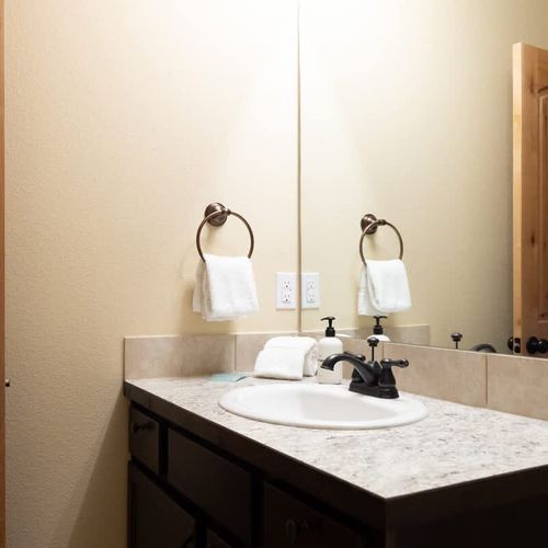 Bunk room's full ensuite bathroom