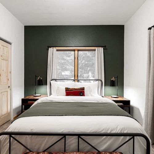 Bedroom 4 with queen bed