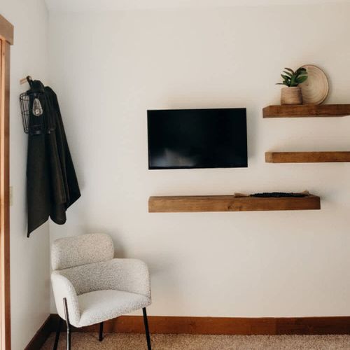 Primary bedroom seating