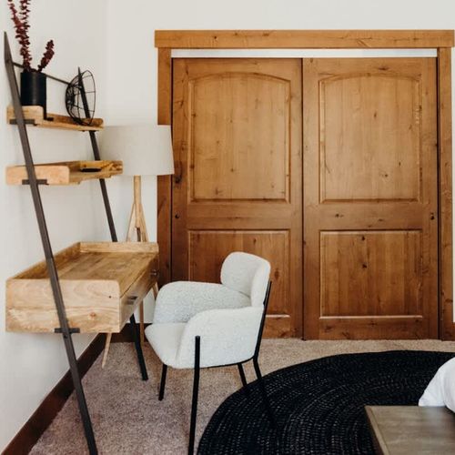 Primary bedroom workspace