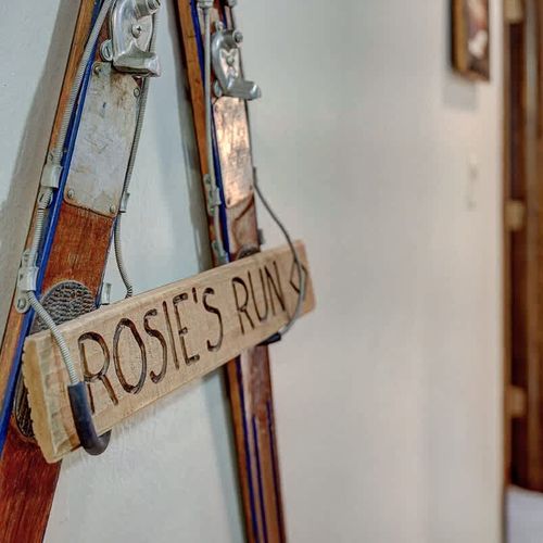 Stellar ski decor throughout the condo