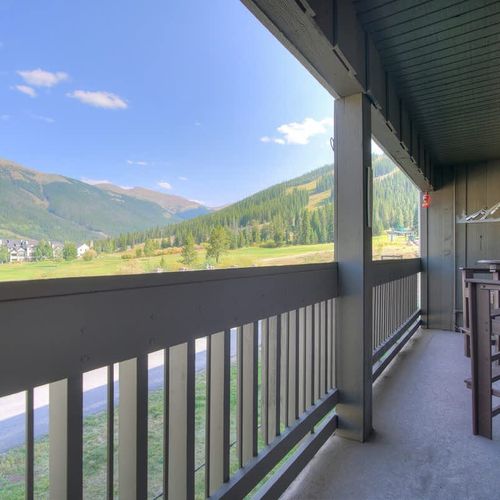 Balcony with seating