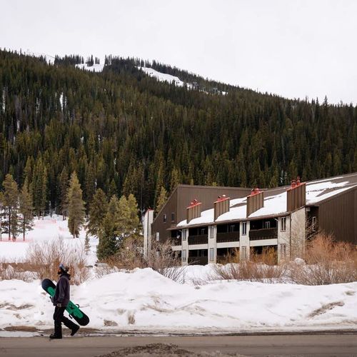 Hop on the free Copper shuttle to head to the base area