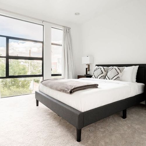 2nd bedroom with queen bed