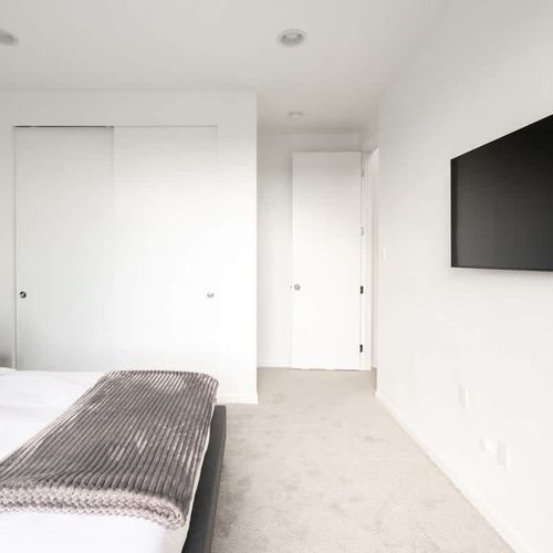 Let Netflix lull you to sleep in the 2nd bedroom