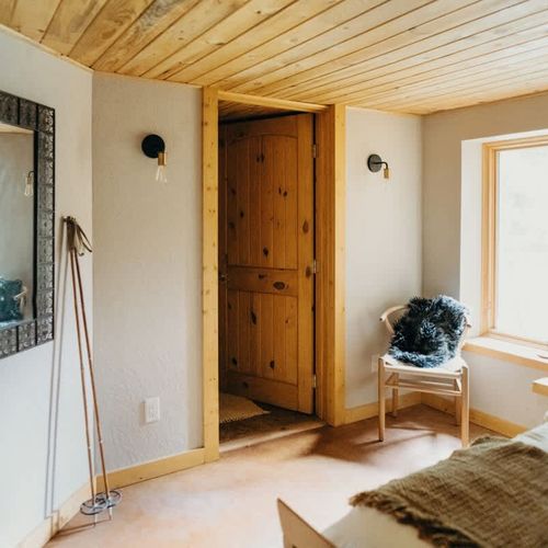 Basement bedroom decor