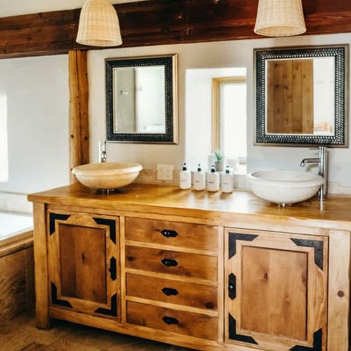 Full ensuite primary bathroom - two sinks