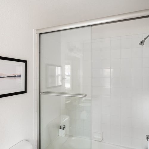 Shower tub combo in ensuite bathroom 3