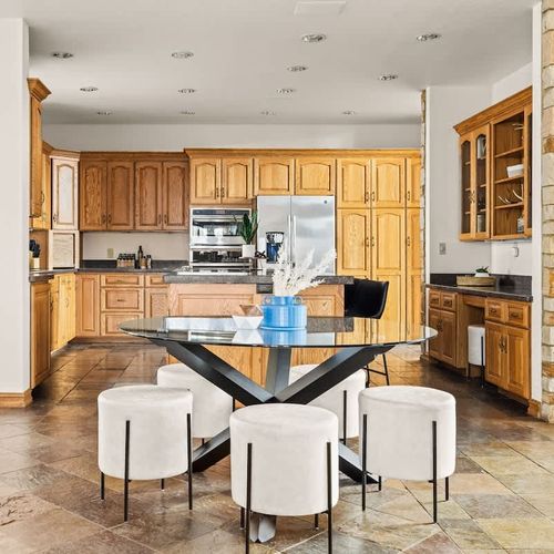 Kitchen with seating