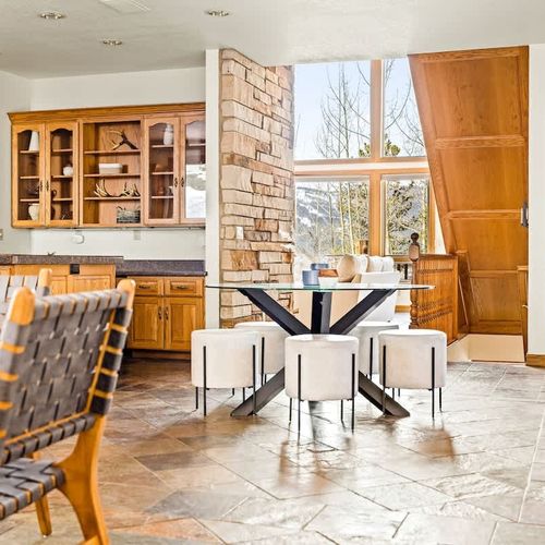 Kitchen with seating