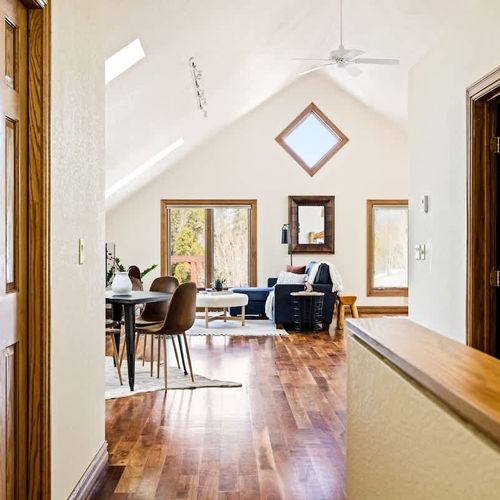 Bedroom 8 (Mother-in-law suite)