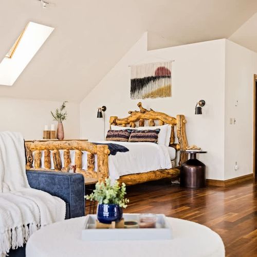 Bedroom 8 (Mother-in-law suite)