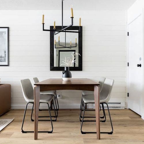 Dining table seats 4