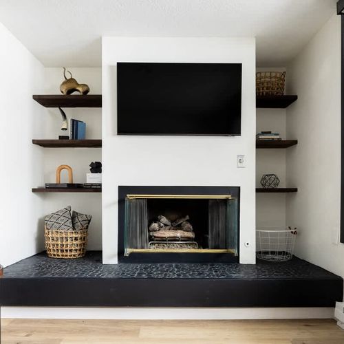Gas fireplace and SmartTV