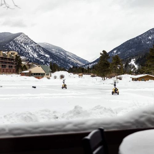 Views of the lake and mountain from the patio
