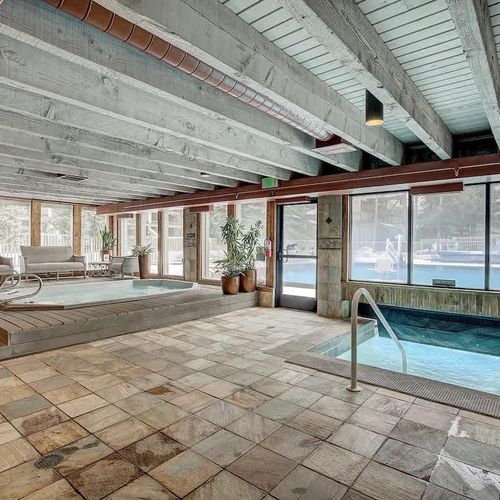 Complex entry amenities