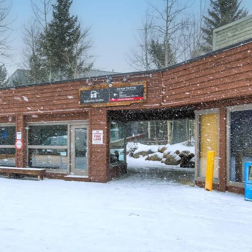 Free shuttle stop 200’ away