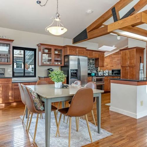 Open floor plan dining and kitchen