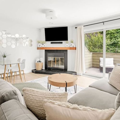 Living area - *the fireplace is non-operational*