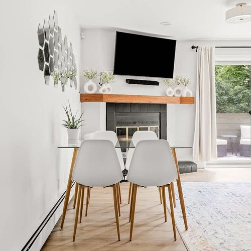 Dining area - *the fireplace is non-operational*