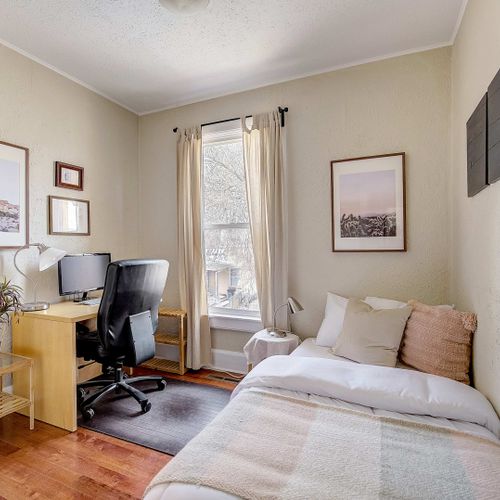 Bedroom 4 with twin bed