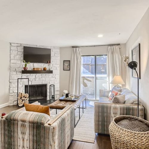 (The wood-burning fireplace on site is NOT AN ADVERTISED AMENITY. Should you desire to use the wood-burning fireplace, you must supply your own wood.)