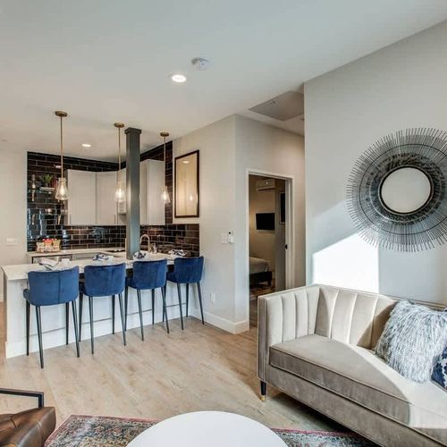 Room 4 Fully Stocked Kitchen and Breakfast Bar