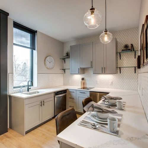 Room 2- Breakfast Bar