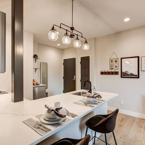 Room 1- Breakfast Bar