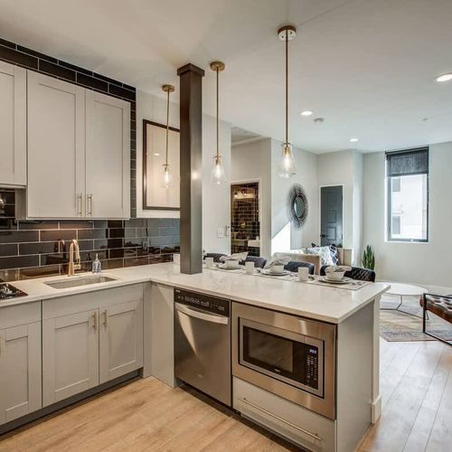 Room 4 Fully Stocked Kitchen and Breakfast Bar