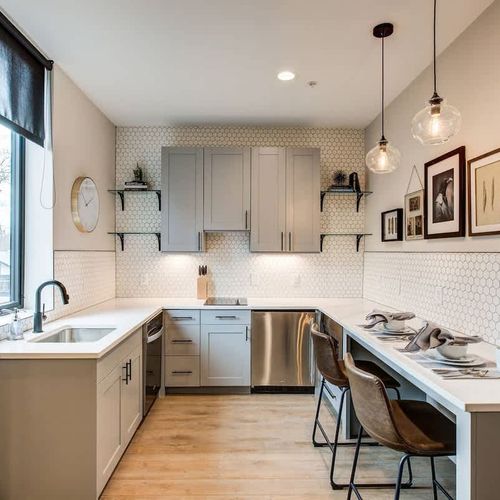 Room 2- Breakfast Bar