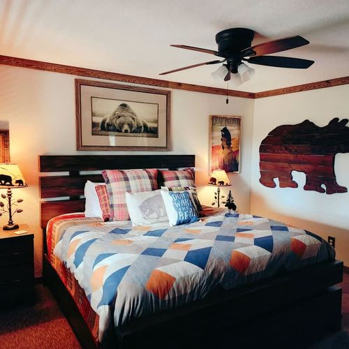 Bear room Master/King with on suite bathroom, vanity, and Washer/Dryer in walk in closet.